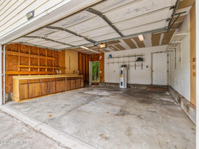 Building Photo - 882 Pine Valley Rd