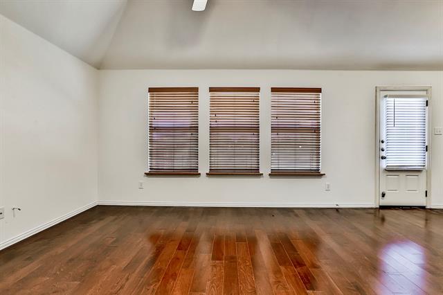 Building Photo - 2853 Cascade Cove Dr