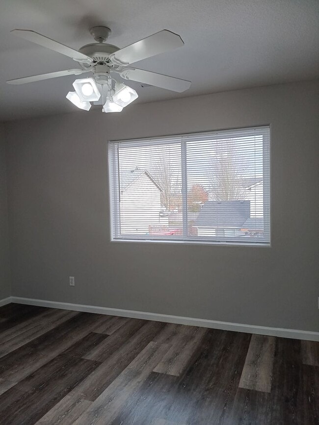 Building Photo - Recently Remodeled House is Now Avialable!