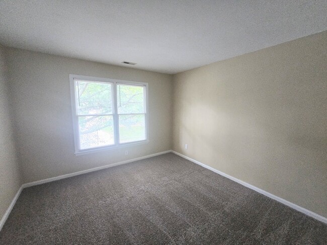 Building Photo - 1009 Friar Tuck Ct