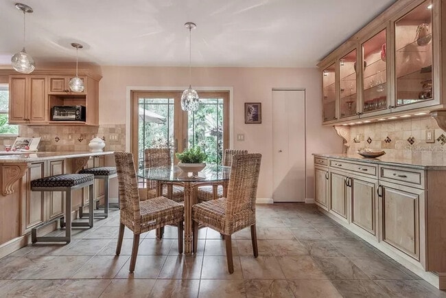 Building Photo - BEAUTIFUL Fully Fenced in Home For Rent in...
