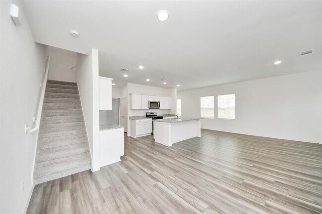 Building Photo - 10302 Florance Spring Dr