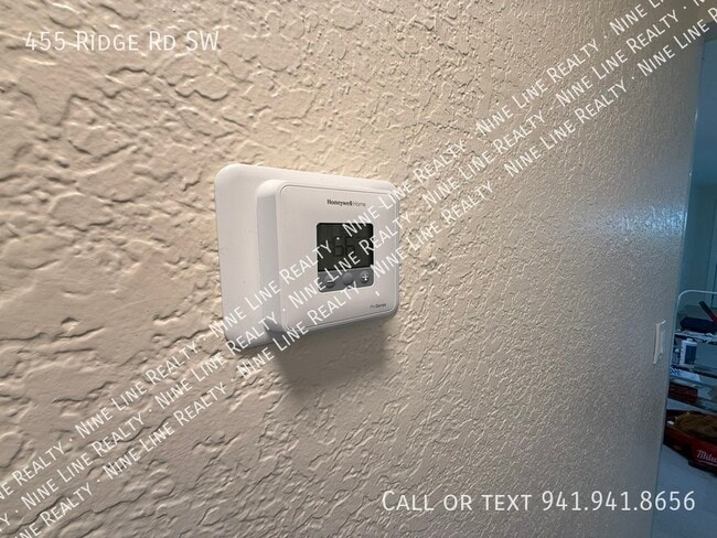 Building Photo - 455 Ridge Rd SW