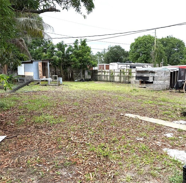 Building Photo - 1810 NW 85th St