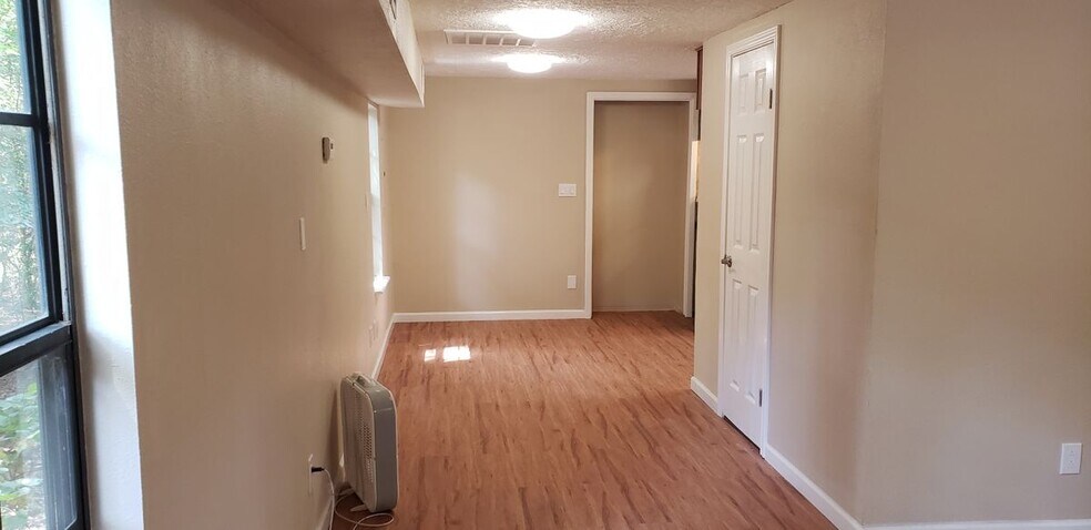 Building Photo - 15906 Longneck Dr