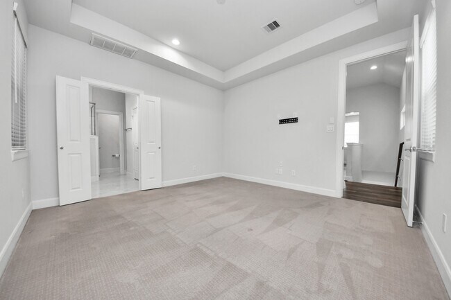 Building Photo - 9577 Neuens Rd