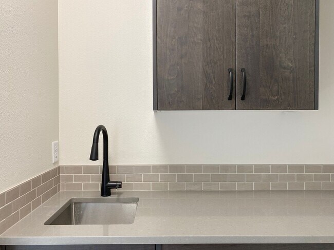 Building Photo - Stunning Southridge Rental with RV Garage & Luxury Finishes!