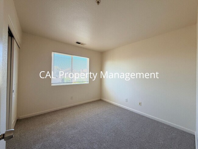 Building Photo - 1159 Cobblestone St