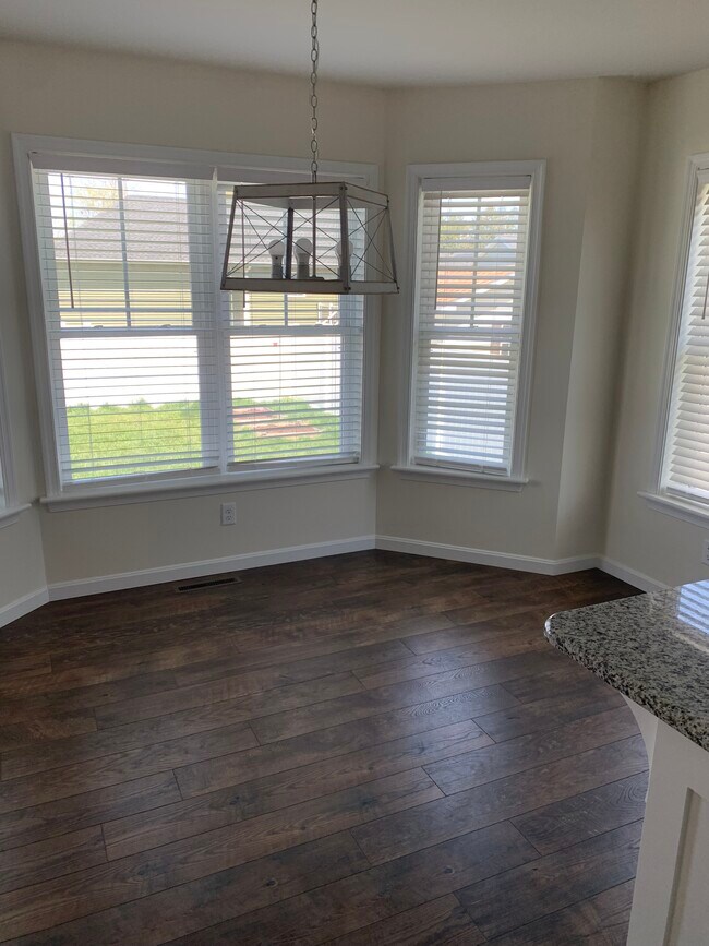 Dinning room - 145 Mayflower Dr