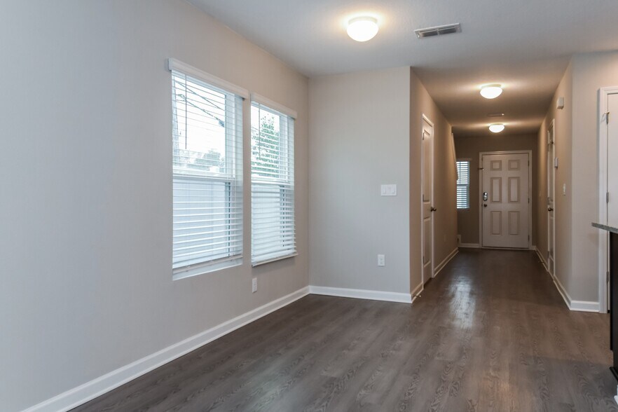 Building Photo - 12706 Camden Rd