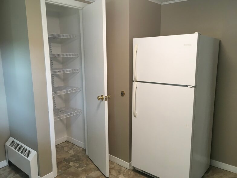 Kitchen (pantry) - 62 Laurel Hill Dr