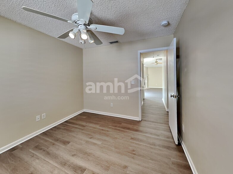 Building Photo - 509 Chancellor Dr W