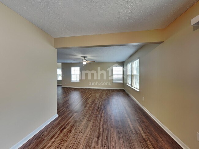 Building Photo - 1925 Tourmaline Dr