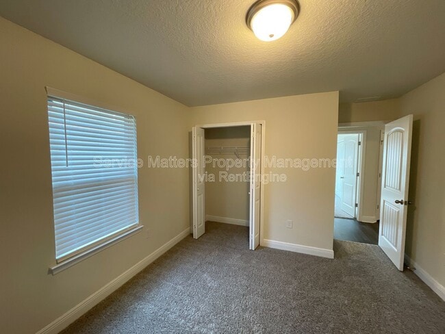 Building Photo - 5153 Peach Dr