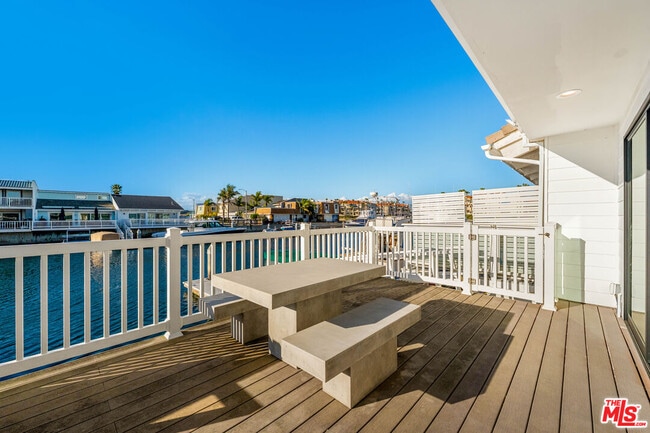 Building Photo - 4405 Costa De Oro