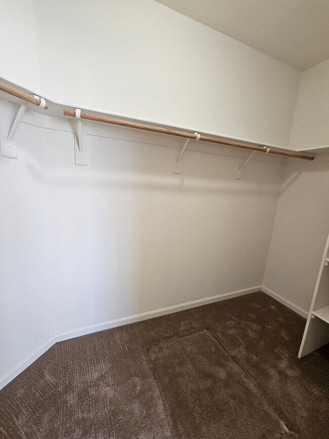 Building Photo - Cold Springs Beauty - Immaculate Newer Hom...