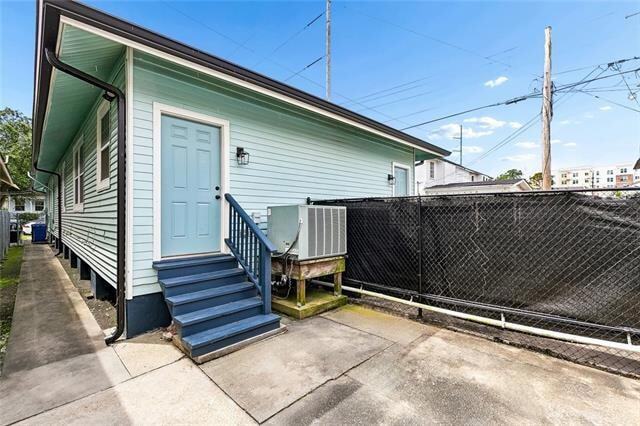 Building Photo - 429 S Genois St
