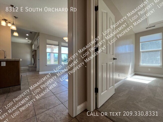 Building Photo - 8312 E Orchard Rd