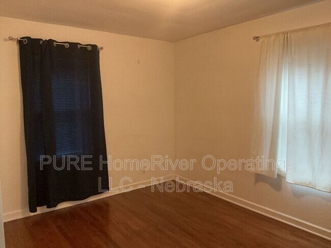Building Photo - 1302 S 51st Ave