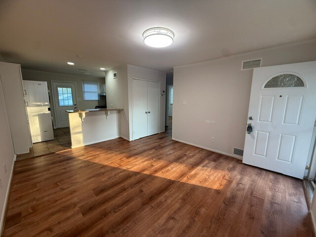 Building Photo - 411 Overlook St