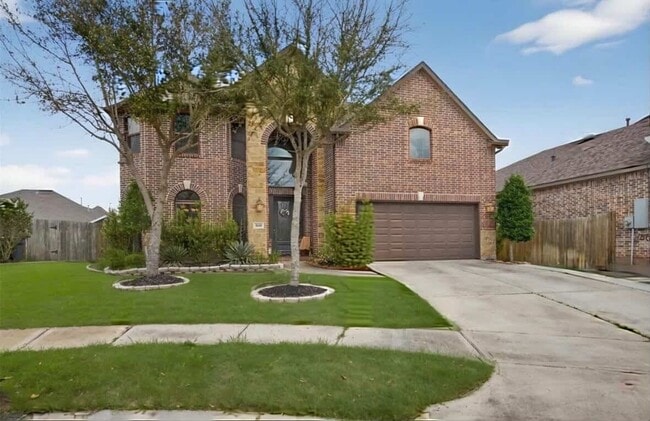 Building Photo - 1630 Mahan Dr