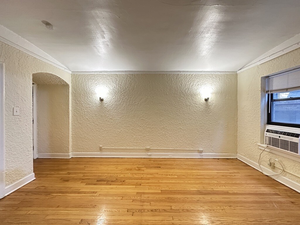 Building Photo - 535 W Arlington Pl