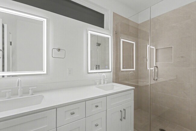 Building Photo - 203 Danna Ln