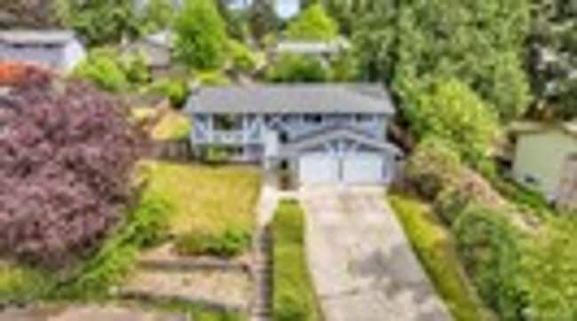 Building Photo - Move-In Ready 5-Bed on a Quiet Kingsgate Cul-de-Sac