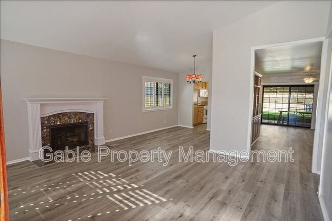 Building Photo - 27553 Saffron Ln