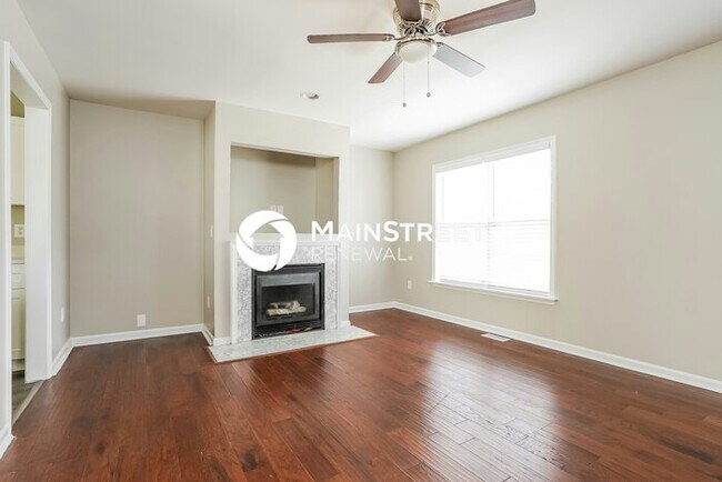 Building Photo - 3 Bedroom Pet-Friendly Home in Raleigh, NC with Main Street Renewal
