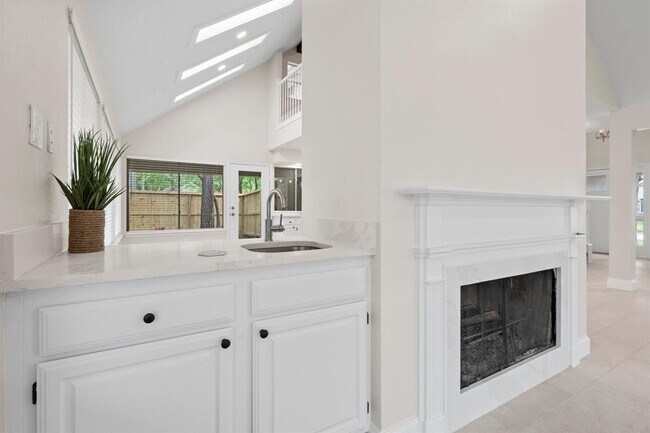 Building Photo - 49 W Southfork Pines Cir