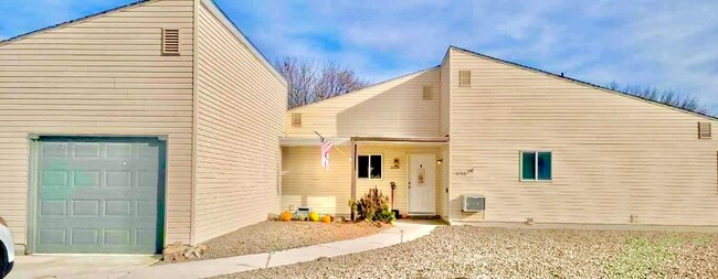 Building Photo - 2768 Siesta Ln