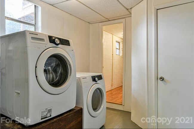 Building Photo - 50 Booker St