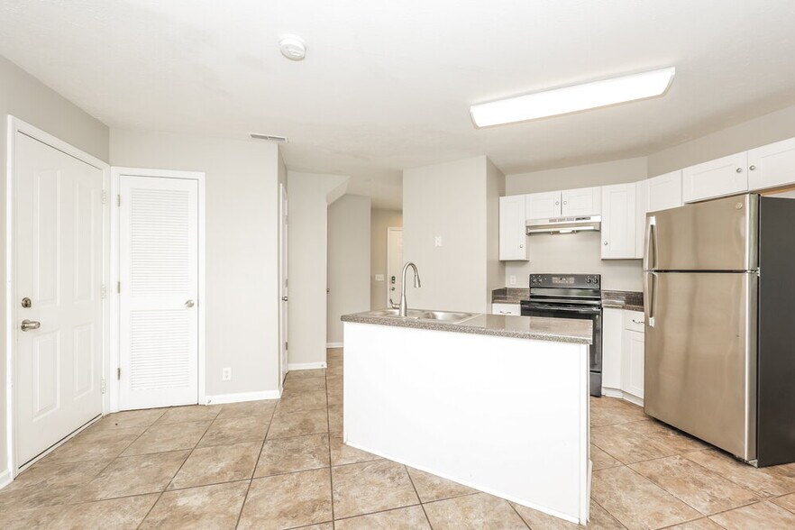 Building Photo - 3029 Ace Wintermeyer Dr