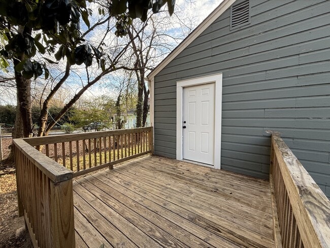 Building Photo - 1802 Guess Rd