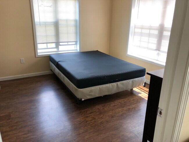 Building Photo - 124 Birdseye View Drive