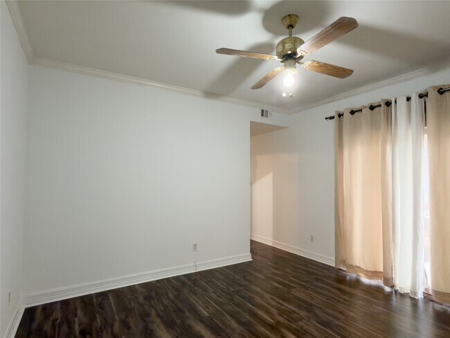 Building Photo - 6500 Harbor Town Dr