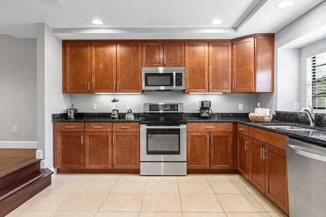 Building Photo - Luxury Resort Townhome Now for Lease