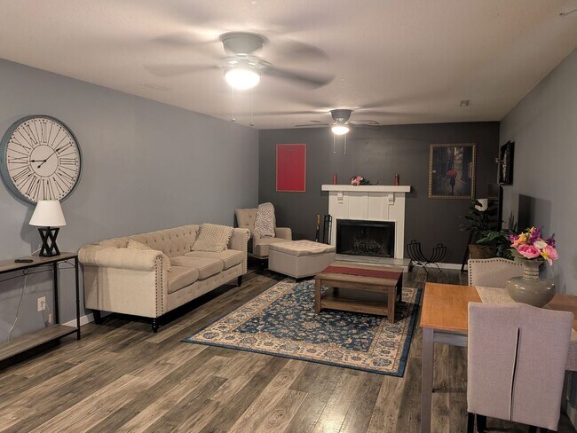 Building Photo - Fully furnished. All utilities included 3 Bed 1.5 Bath House