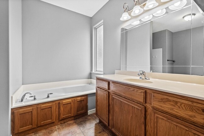 Building Photo - 702 Grant Ave