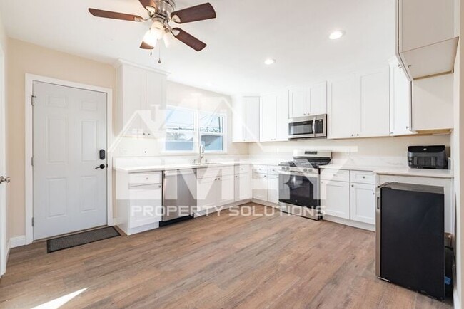 Building Photo - New 3 Bedroom 1 Bathroom House for Rent in Ontario CA 91764