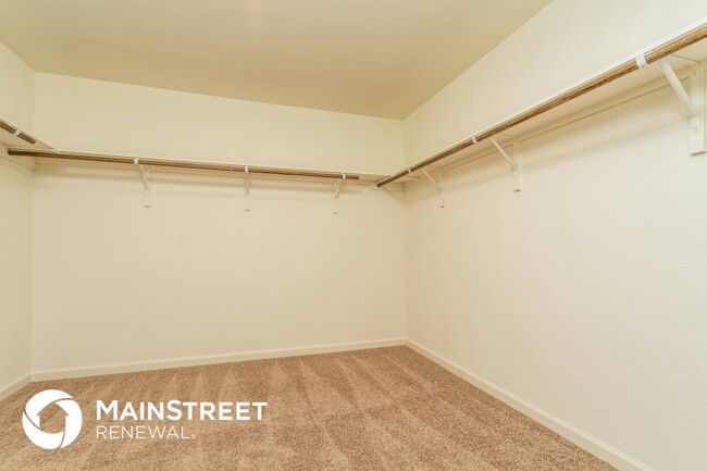 Building Photo - 453 Canoe Way