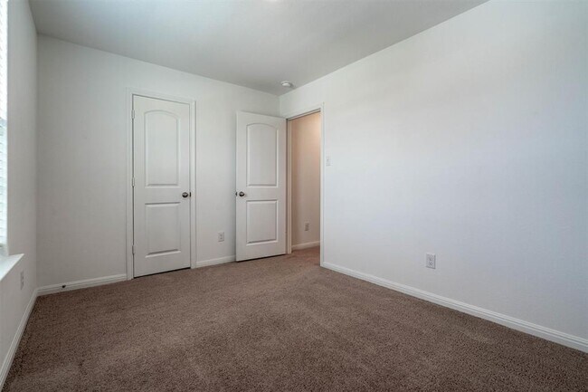 Building Photo - 128 Maywood Ln