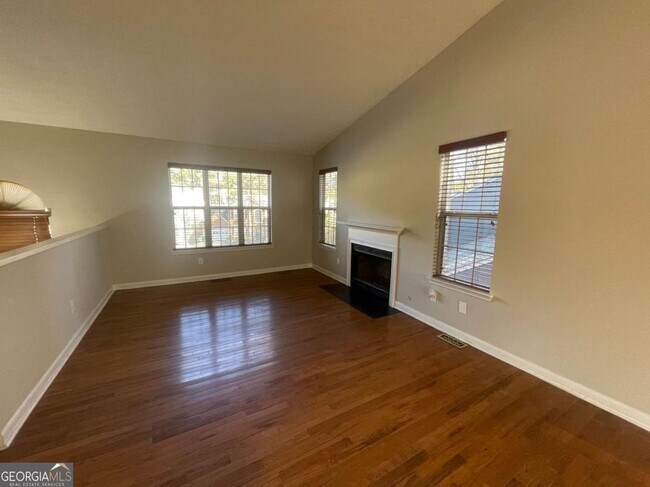 Building Photo - 3015 Cascade Manor Dr