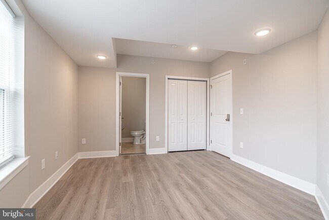 Building Photo - 421 N 39th St