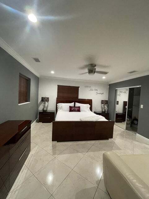 Building Photo - 584 Vossler Ave