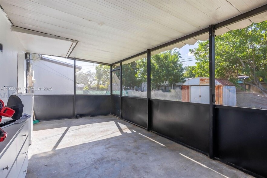 Building Photo - 510 N 69th Ave