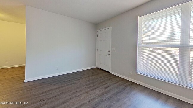 Building Photo - 2216 Spring Park Rd