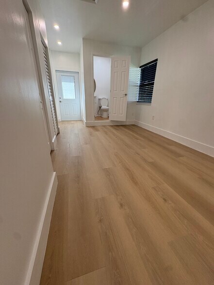 Building Photo - 3740 SW 124th Ct