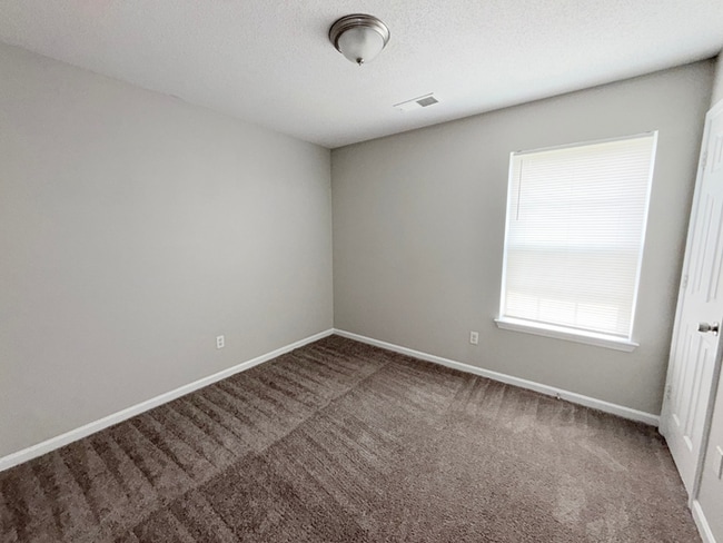 Building Photo - 3BR/2BA Memphis Rental with High Ceilings, Hardwood Floors & Fenced Yard